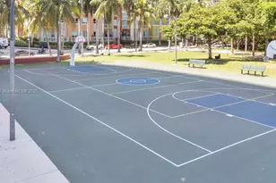 1800 N Bayshore Dr, Miami, FL 33132 - Photo 23