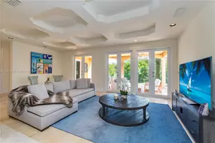 104 Paloma Dr, Coral Gables, FL 33143 - Photo 11