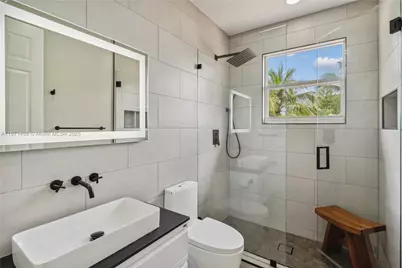 1371 Victoria Isle Dr, Weston, FL 33327 - Photo 31