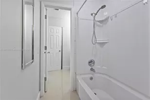 8360 NW 8th St, Miami, FL 33126 - Photo 27