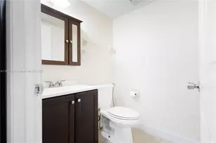 8360 NW 8th St, Miami, FL 33126 - Photo 15