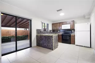 8360 NW 8th St, Miami, FL 33126 - Photo 13