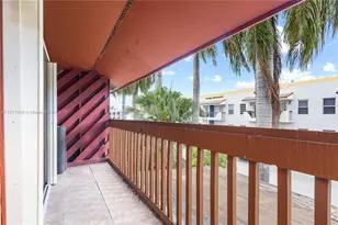 8360 NW 8th St, Miami, FL 33126 - Photo 31