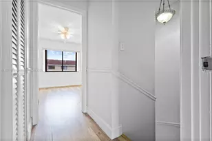 8360 NW 8th St, Miami, FL 33126 - Photo 33