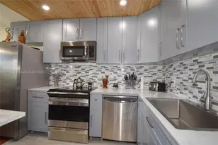 1401 SW 134th Way, Pembroke Pines, FL 33027 - Photo 9