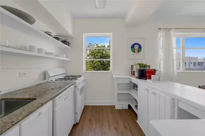 4710 Pine Tree Dr #26, Miami Beach, FL 33140 - Photo 11