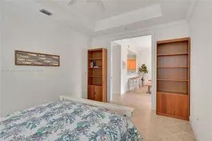 4700 Yacht Harbor Dr, Naples, FL 34112 - Photo 15