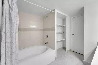 1000 Parkview Dr #129, Hallandale Beach, FL 33009 - Photo 11
