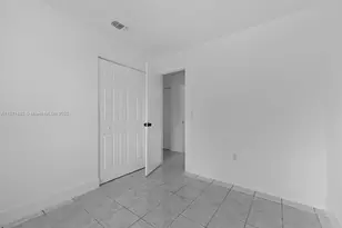 21003 SW 124th Ave Rd, Miami, FL 33177 - Photo 13