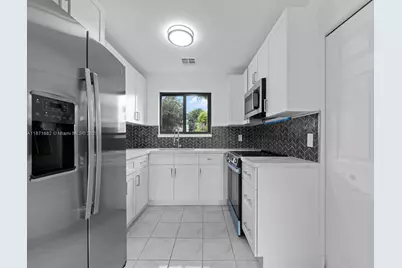 21003 SW 124th Ave Rd, Miami, FL 33177 - Photo 9