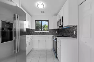 21003 SW 124th Ave Rd, Miami, FL 33177 - Photo 9