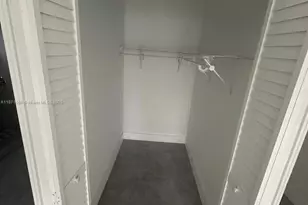 2421 NW 23rd Ln, Fort Lauderdale, FL 33311 - Photo 5