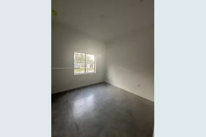 2421 NW 23rd Ln, Fort Lauderdale, FL 33311 - Photo 9