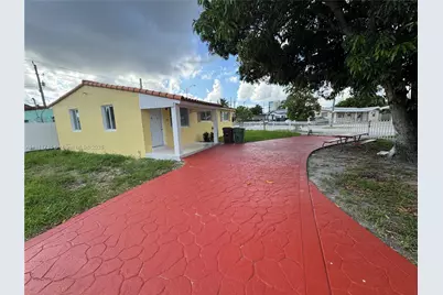685 SE Park Dr, Hialeah, FL 33010 - Photo 1