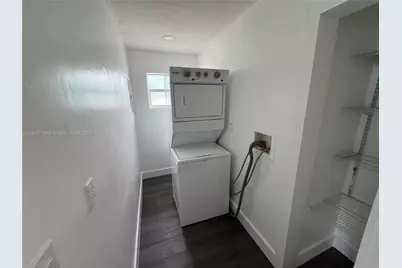 685 SE Park Dr, Hialeah, FL 33010 - Photo 13