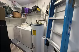 1054 SE 6th Ct, Dania Beach, FL 33004 - Photo 11