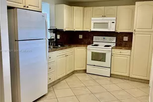 300 NE 12th Ave, Hallandale Beach, FL 33009 - Photo 5