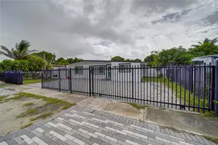 1070 NW 132nd St, North Miami, FL 33168 - Photo 3