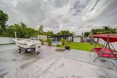 1070 NW 132nd St, North Miami, FL 33168 - Photo 21