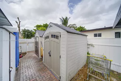 1070 NW 132nd St, North Miami, FL 33168 - Photo 23