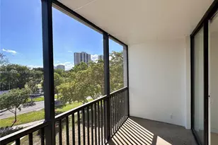 3301 N Country Club Dr, Aventura, FL 33180 - Photo 3