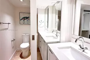 3301 N Country Club Dr, Aventura, FL 33180 - Photo 9