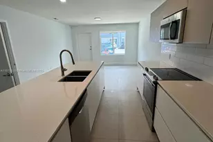 2555 NE 193rd St, Miami, FL 33180 - Photo 1