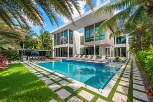 521 Holiday Dr, Hallandale Beach, FL 33009 - Photo 7