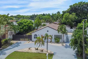 9930 SW 48th St, Miami, FL 33165 - Photo 3