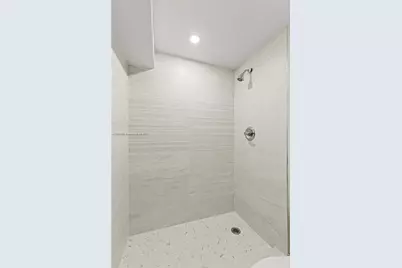 775 NW 96th St, Miami, FL 33150 - Photo 15