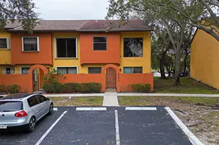 9060 NW 45th Ct, Sunrise, FL 33351 - Photo 9