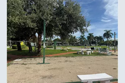 815 SW 10th Ter #15V, Hallandale Beach, FL 33009 - Photo 27