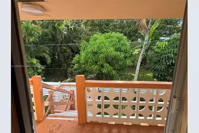 815 SW 10th Ter #15V, Hallandale Beach, FL 33009 - Photo 21