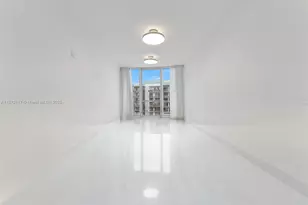 300 Biscayne Blvd Way, Miami, FL 33131 - Photo 11