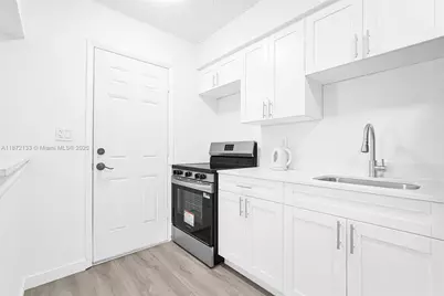 13210 Memorial Hwy #208, North Miami, FL 33161 - Photo 47