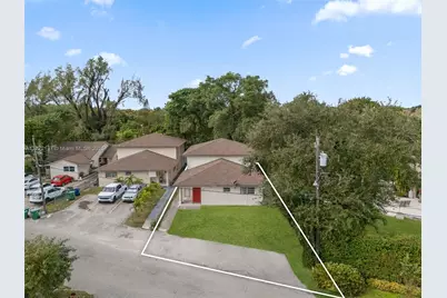 11330 Peachtree Dr, Miami, FL 33161 - Photo 1