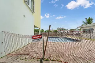 8001 Crespi Blvd, Miami Beach, FL 33141 - Photo 23