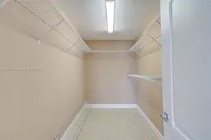 401 Golden Isles Dr, Hallandale Beach, FL 33009 - Photo 21