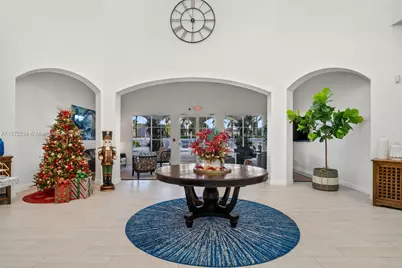 8174 NW 114th Pl, Doral, FL 33178 - Photo 9