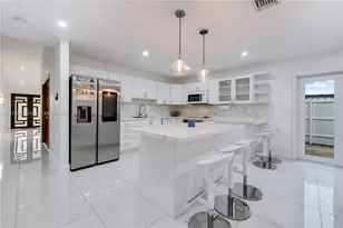 1025 NW 128th Ct, Miami, FL 33182 - Photo 19