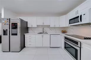 1025 NW 128th Ct, Miami, FL 33182 - Photo 15