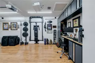 1025 NW 128th Ct, Miami, FL 33182 - Photo 41