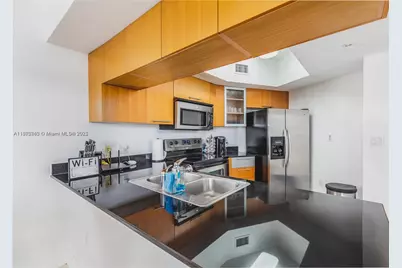 1750 N Bayshore Dr #2402, Miami, FL 33132 - Photo 3