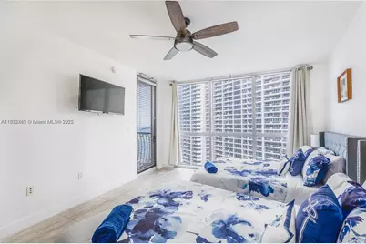 1750 N Bayshore Dr #2402, Miami, FL 33132 - Photo 11