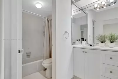 100 Lincoln Rd #417, Miami Beach, FL 33139 - Photo 17