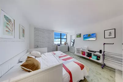 2333 Brickell Ave #1406, Miami, FL 33129 - Photo 21