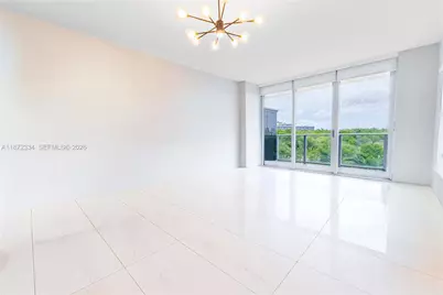 16385 Biscayne Blvd #405, North Miami Beach, FL 33160 - Photo 1