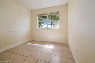 1941 NW 96th Terrace, Pembroke Pines, FL 33024 - Photo 9