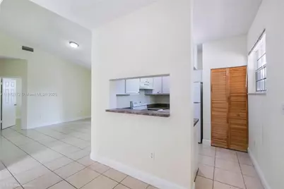 1941 NW 96th Ter #8L, Pembroke Pines, FL 33024 - Photo 1