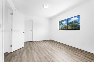 13210 Memorial Hwy, North Miami, FL 33161 - Photo 25